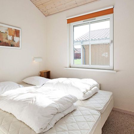 6 Person Holiday Home On A Holiday Park In 加斯庭 外观 照片