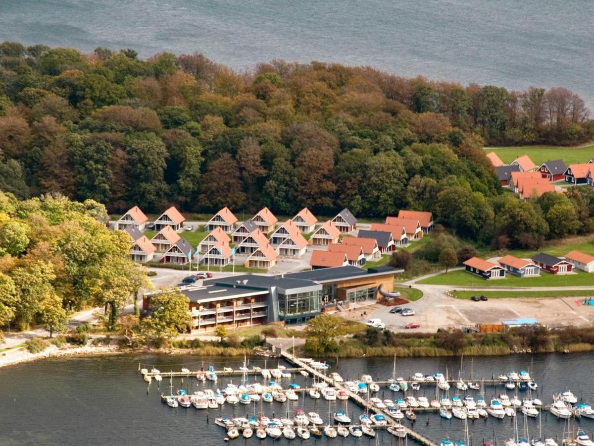 6 Person Holiday Home On A Holiday Park In 加斯庭 外观 照片