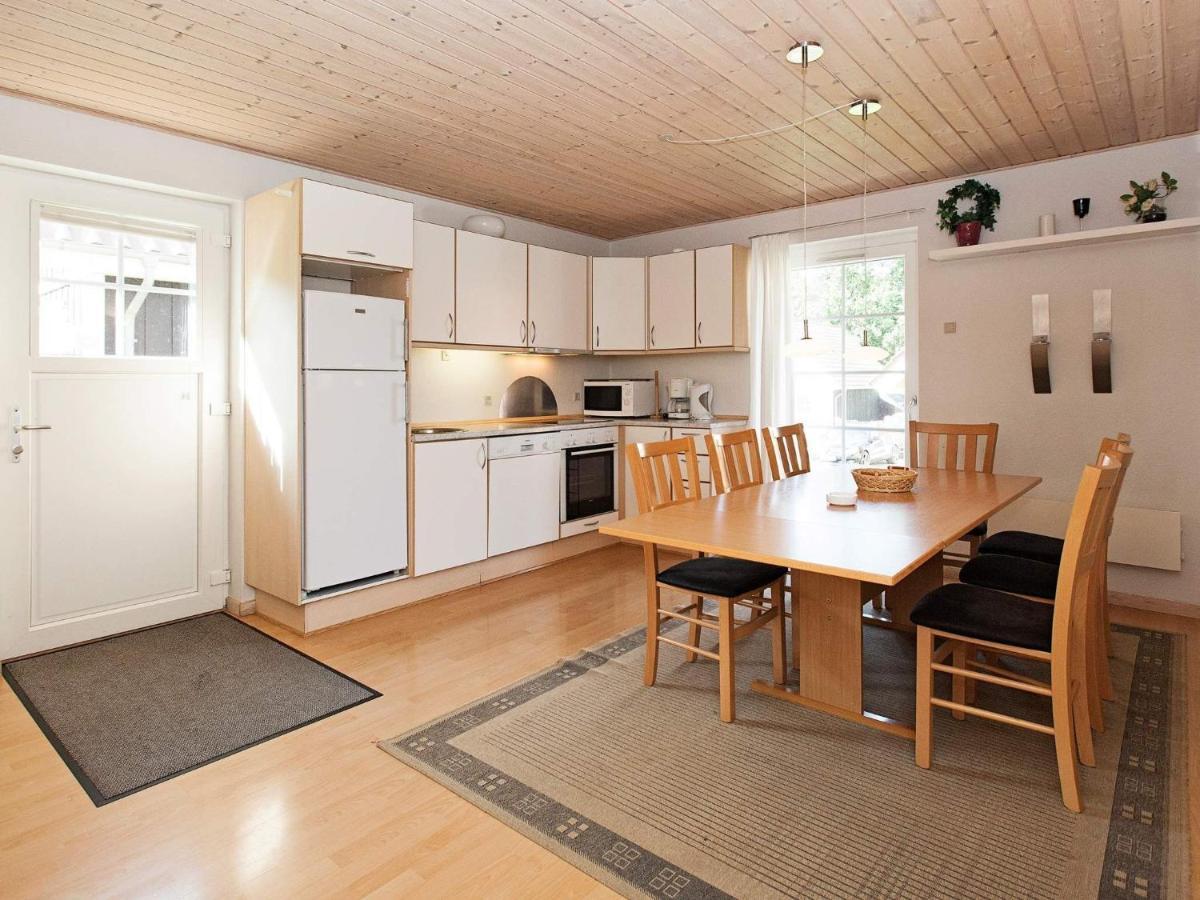 6 Person Holiday Home On A Holiday Park In 加斯庭 外观 照片