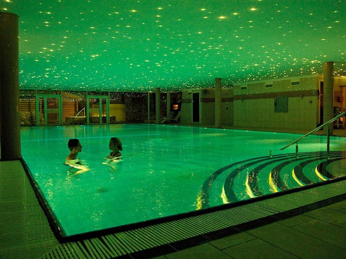 6 Person Holiday Home On A Holiday Park In 加斯庭 外观 照片